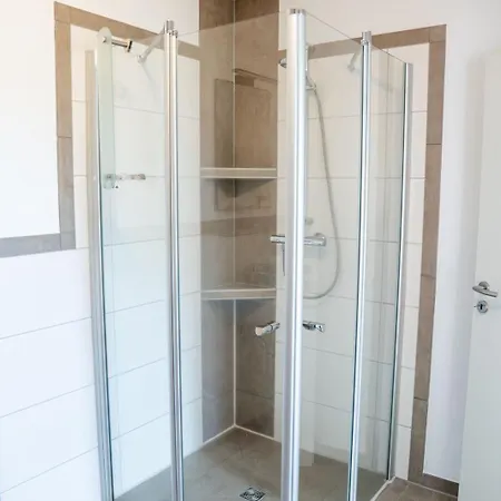 4 Sterne Dtv & 2 Pfoedchen Dtv 